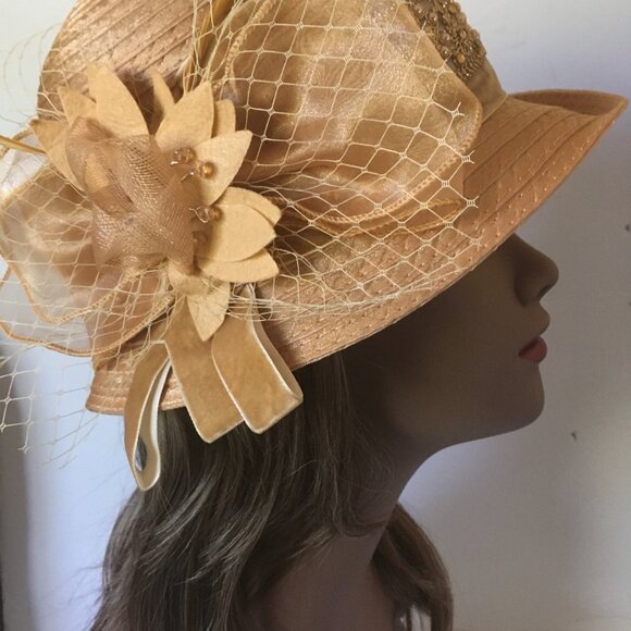 Elegant Gold Hat with Rhinestone Embellishments - Picture 3 of 4